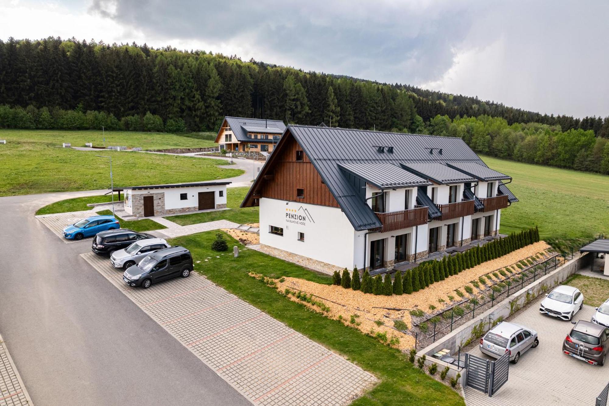 "Penzion Na Bukove Hore" - Apartmanovy Dum, Horsky Resort Bukova Hora Červená Voda Exteriör bild